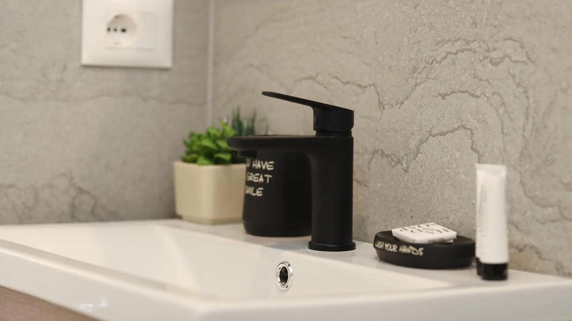 אוריקום Dadu Rooms