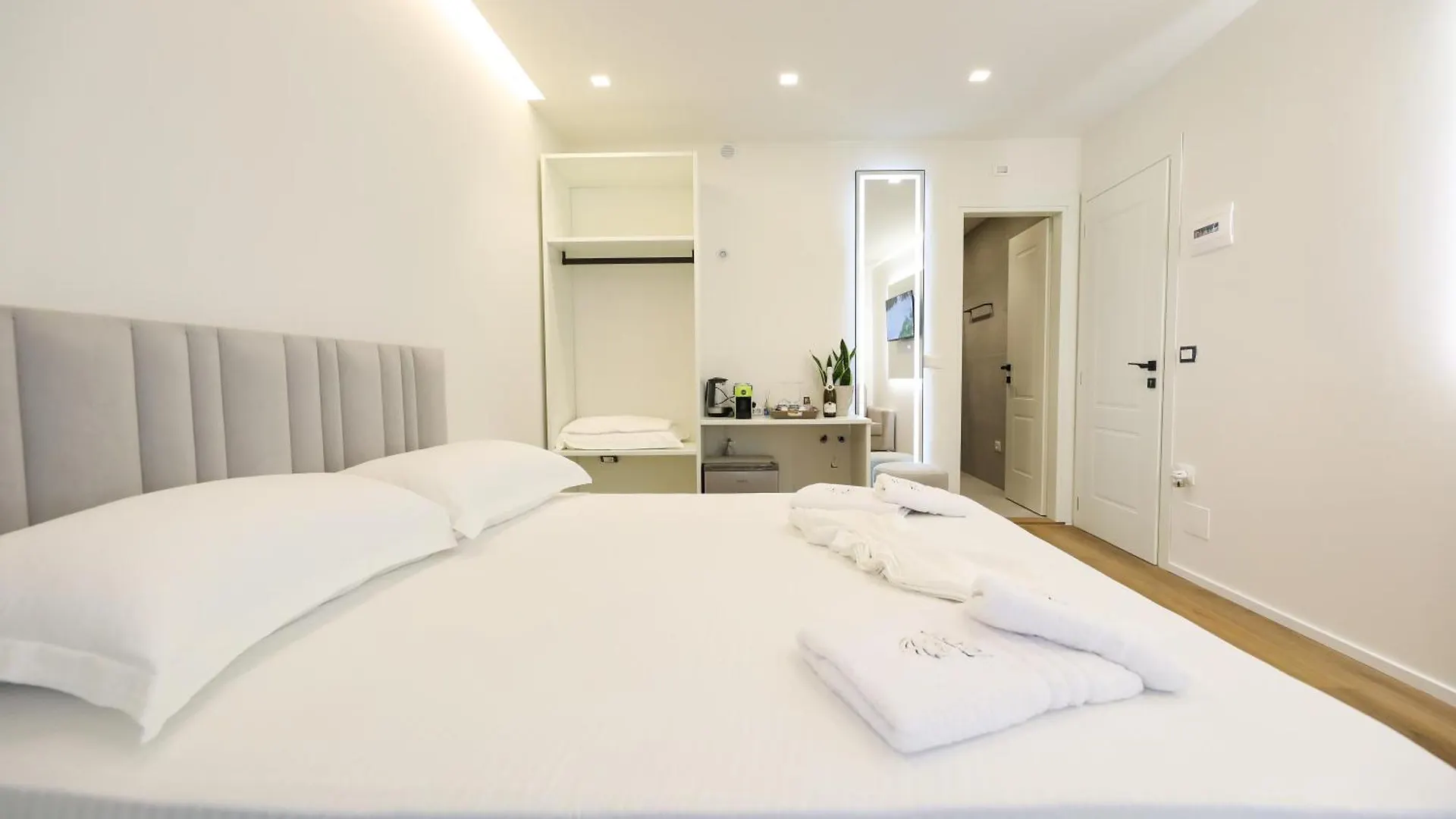 אוריקום Dadu Rooms 0*,  אלבניה