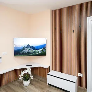  Apartment Queen Apartmets
